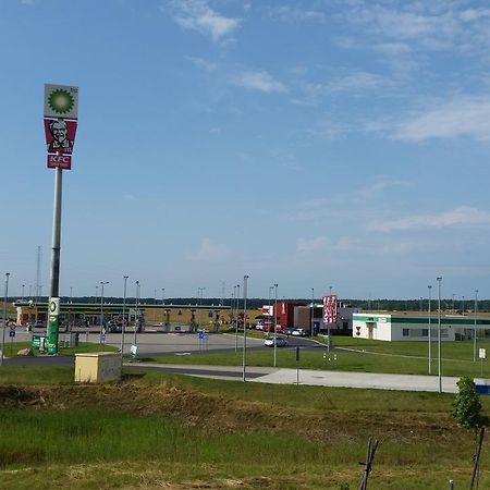 Motel Stare Brynki Przy Stacji Bp Trojka Chlebowo Exterior foto