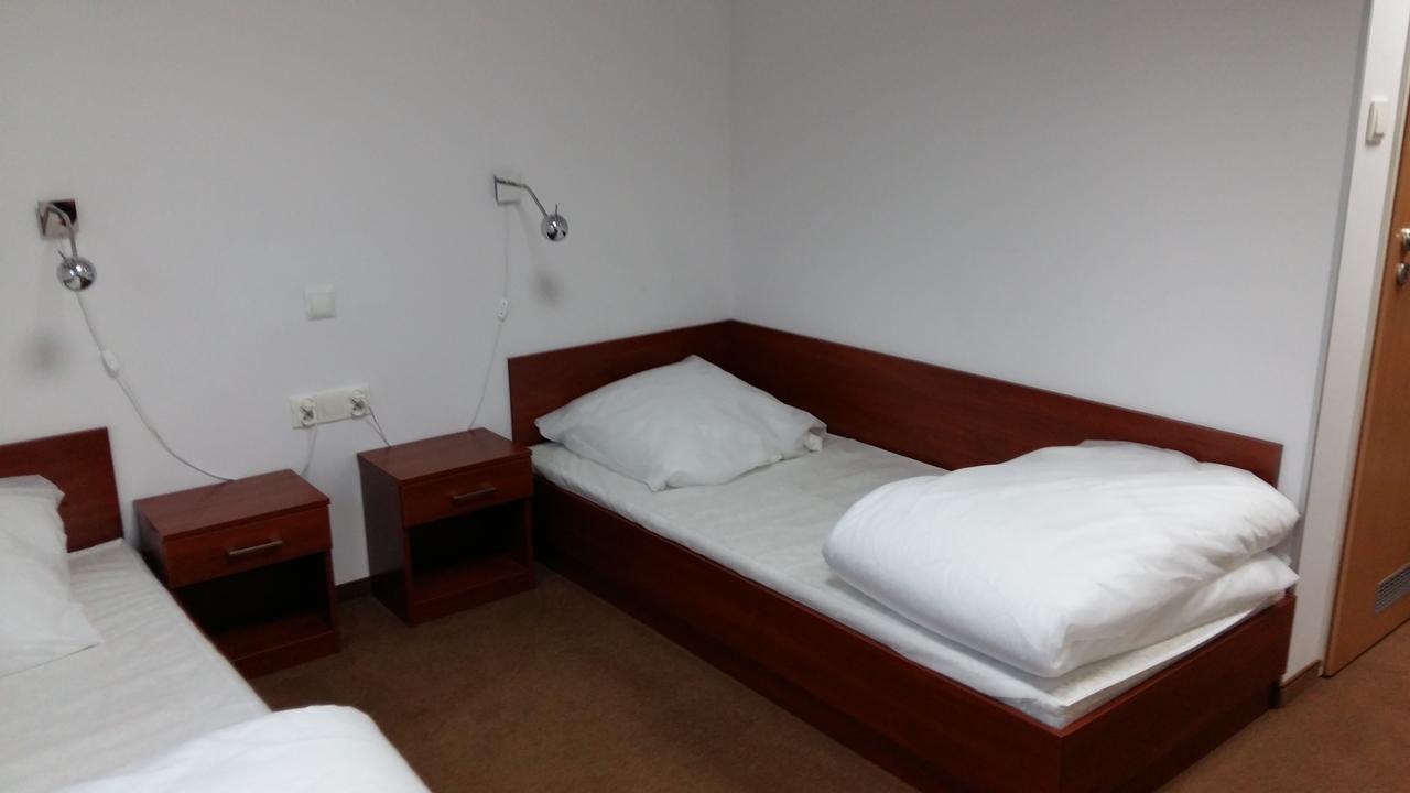 Motel Stare Brynki Przy Stacji Bp Trojka Chlebowo Exterior foto